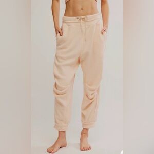 Free People Intimately Day Off Fleece Jogger Peach  adjustable drawstring Sz  L